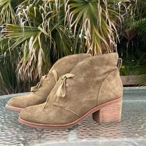 Caslon 'Gia' Lace-Up Bootie, Taupe Suede,